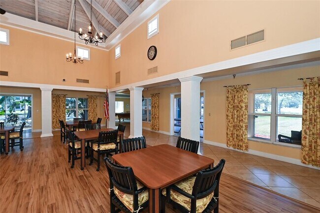 Building Photo - 4550 Pinebrook Cir