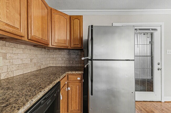 Building Photo - 5222 Fleetwood Oaks Ave