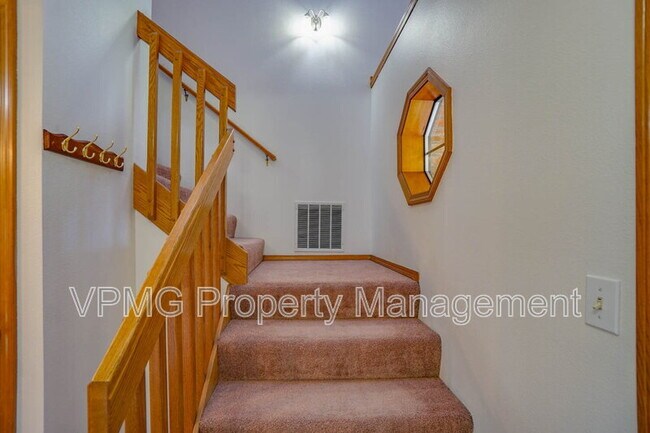 Building Photo - 4017 NE 157th Ave