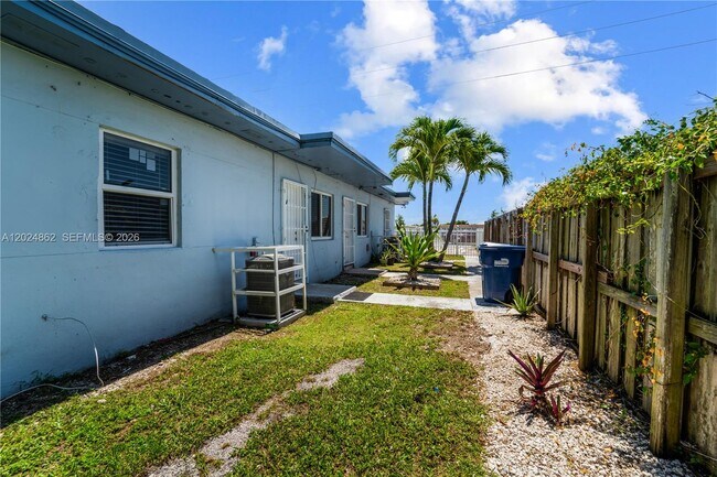 Building Photo - 22300 SW 117th Ave