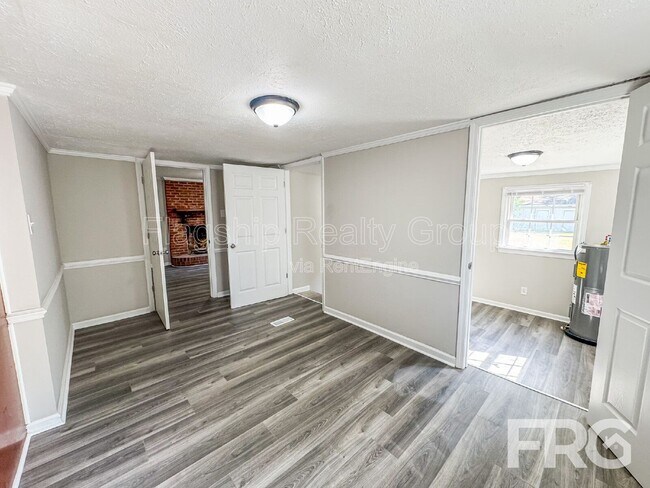 Building Photo - 610 3rd St