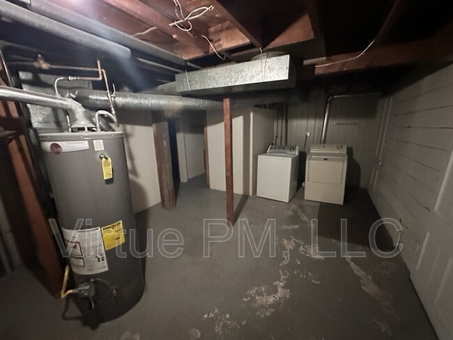 Building Photo - 224 7th Ave