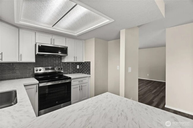 Building Photo - 502 Tullis St NE