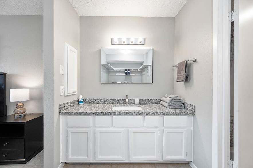 Master Bedroom Vanity - 200 Pecan Dr