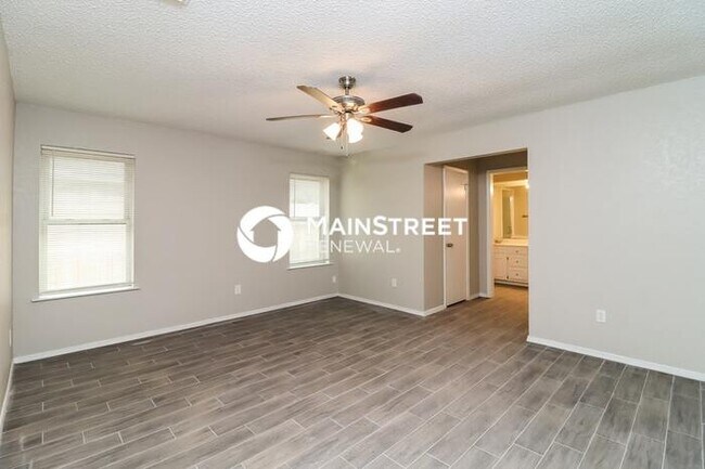Building Photo - 4 Bedroom Pet-Friendly Home in North Richl...