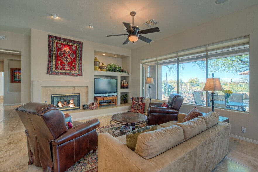 Building Photo - 7155 E Night Glow Cir