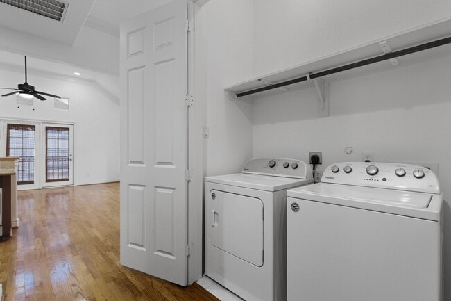 Building Photo - 1303 Sherwood Point Ln