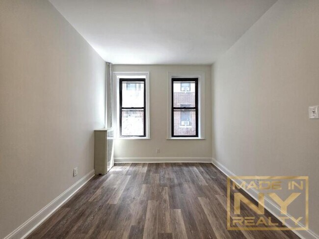 Building Photo - 1 bedroom in ASTORIA NY 11106