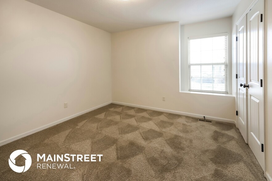 Building Photo - 421 Sunflower Dr