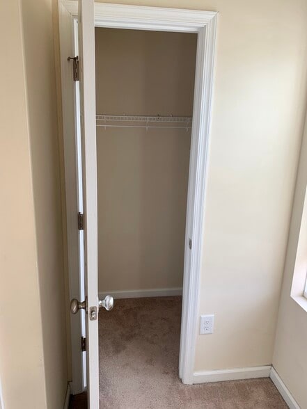 Building Photo - 36 Defy Ln