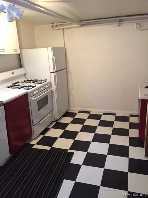 Building Photo - 1423 Dahlia St