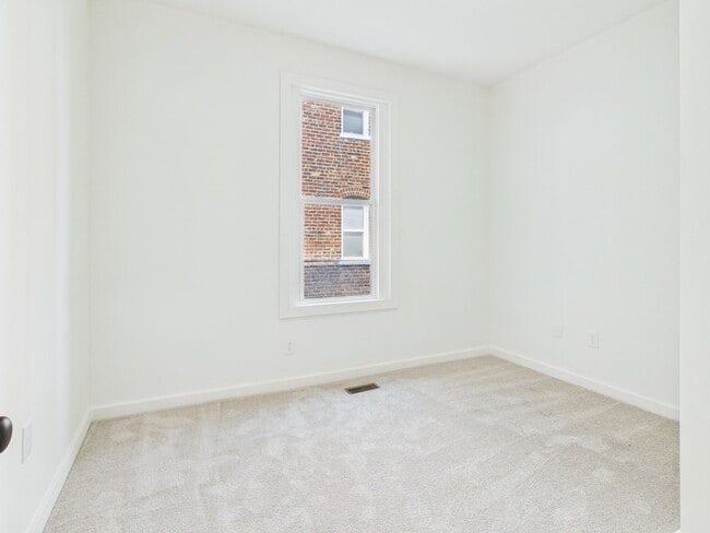 Building Photo - 204 Wellford St