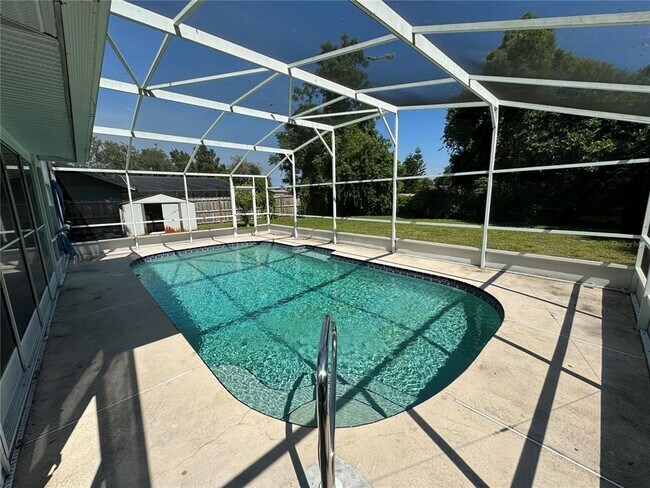 Building Photo - 5246 Royal Oak Dr