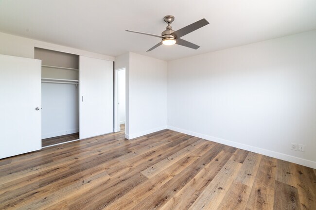 Building Photo - 2233 Ridgeley Dr