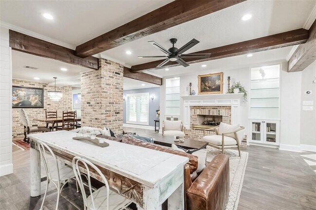 Building Photo - 8638 Oakford Dr