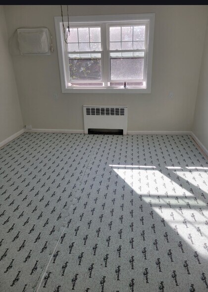 Building Photo - 22414 Kingsbury Ave