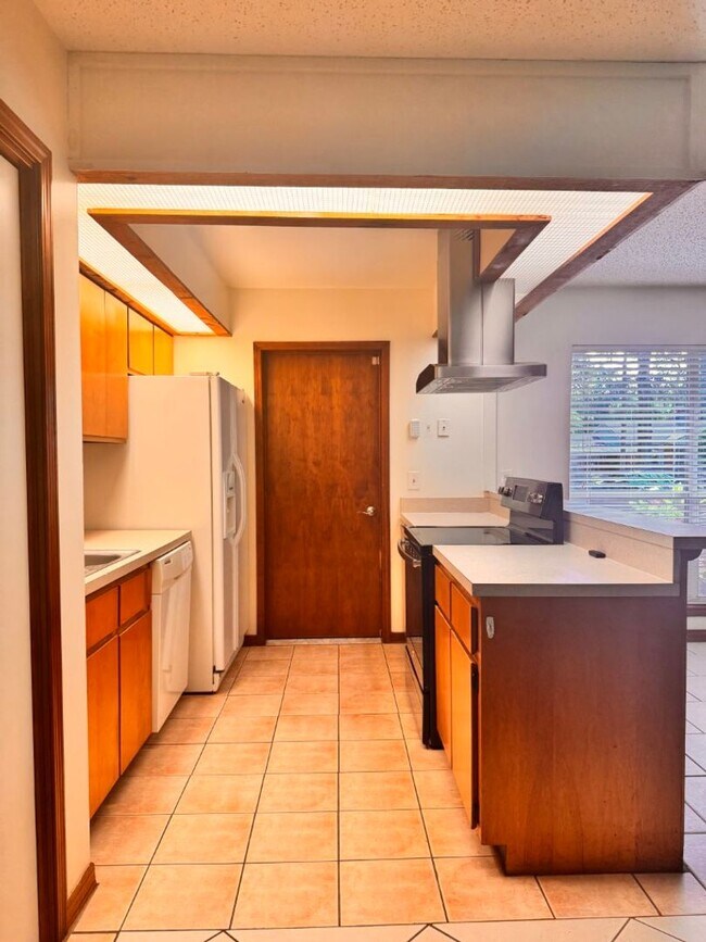 Building Photo - RENTAL