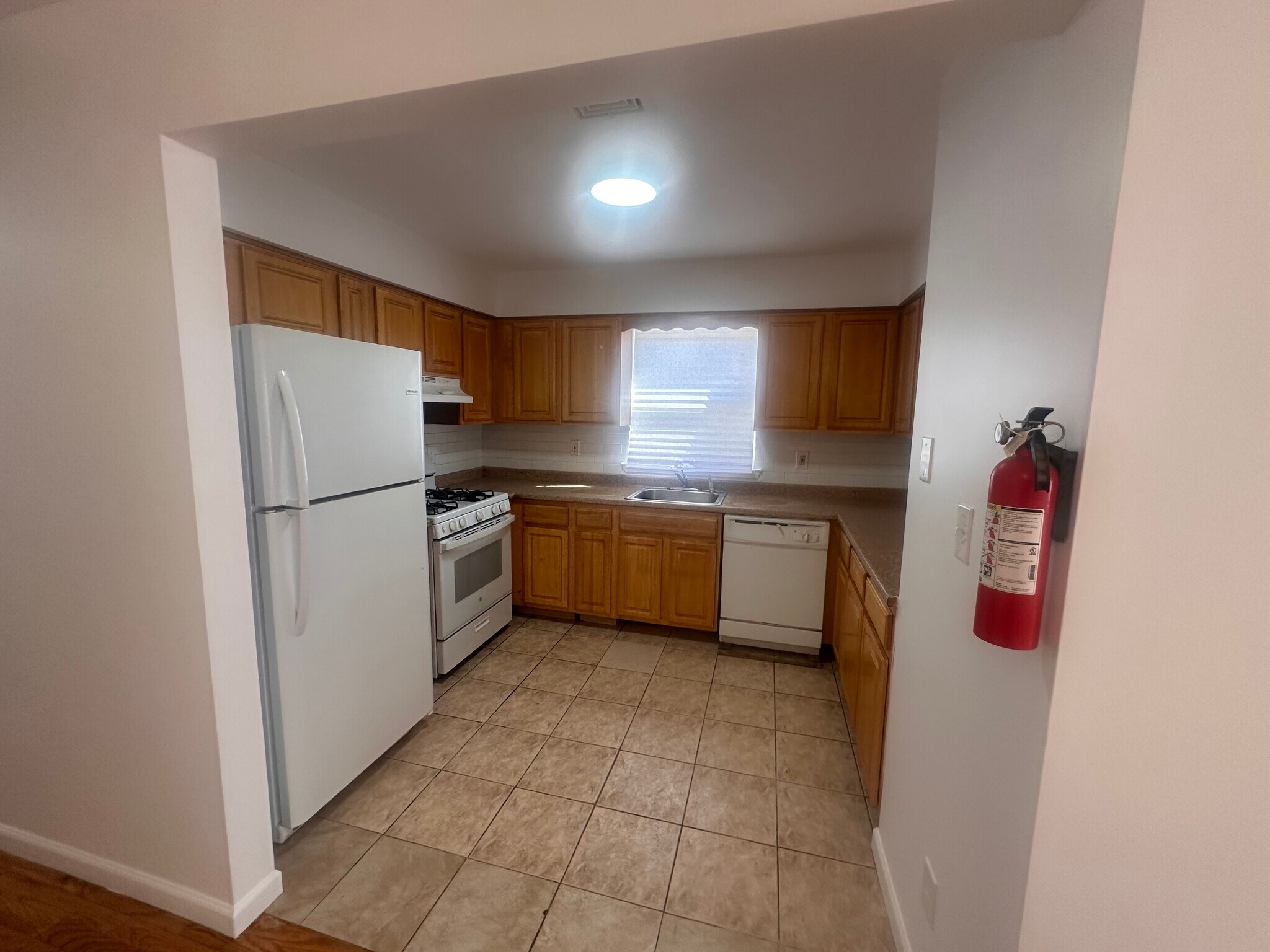 Building Photo - 722 S 20th St