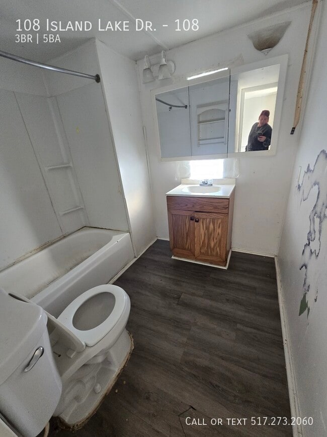 Building Photo - 108 Island Lake Dr