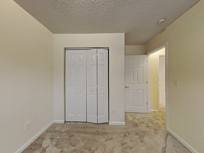 Building Photo - Sign today for FREE RENT! 4BR/2.5BA home i...