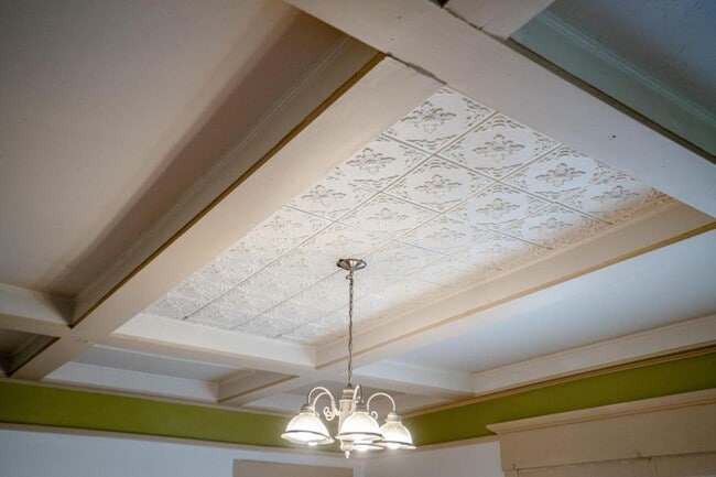 Building Photo - 113 Dell St