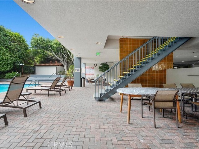 Building Photo - 969 Hilgard Ave