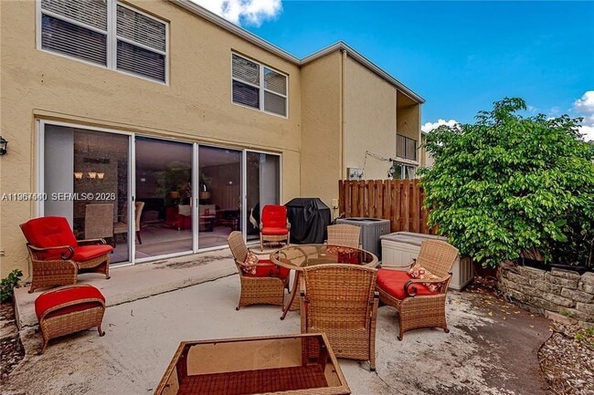 Building Photo - 2304 NE 7th St