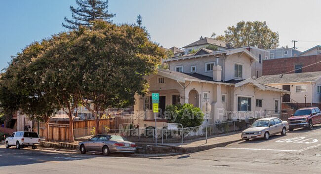Building Photo - 1535 Pomona St