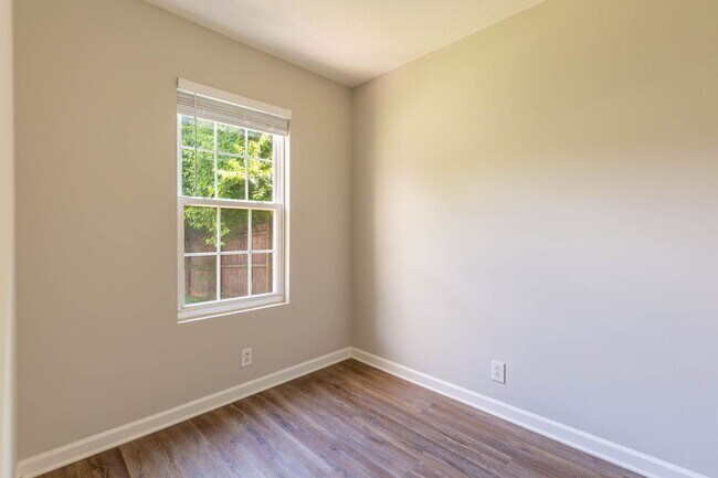 Building Photo - 5078 Cornelius Dr
