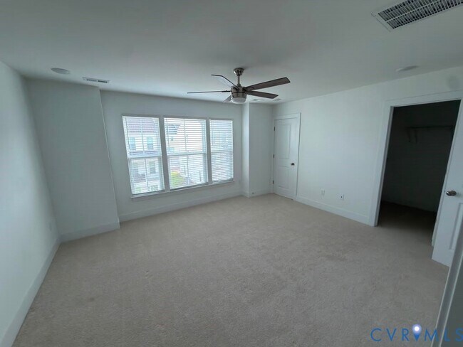 Building Photo - 15363 Sunray Aly