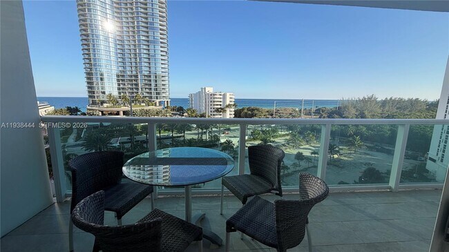 Building Photo - 100 Bayview Dr