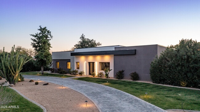 Primary Photo - 7417 E Paradise Dr