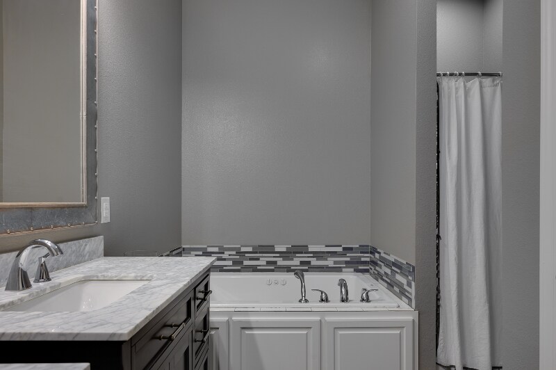 Building Photo - 120 Jax Sq