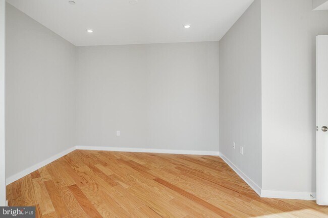 Building Photo - 1734 Ridge Ave