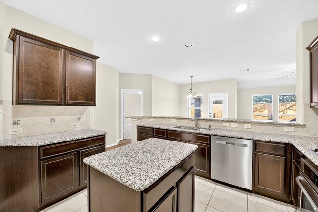 Building Photo - 217 Rugby Ln