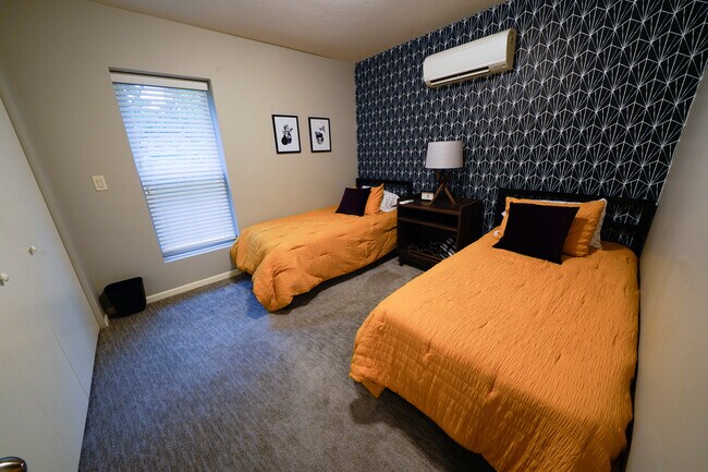 Building Photo - 1316 S 6th St