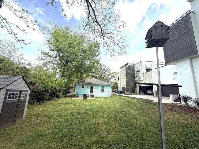 Building Photo - 173 Cleveland St SE