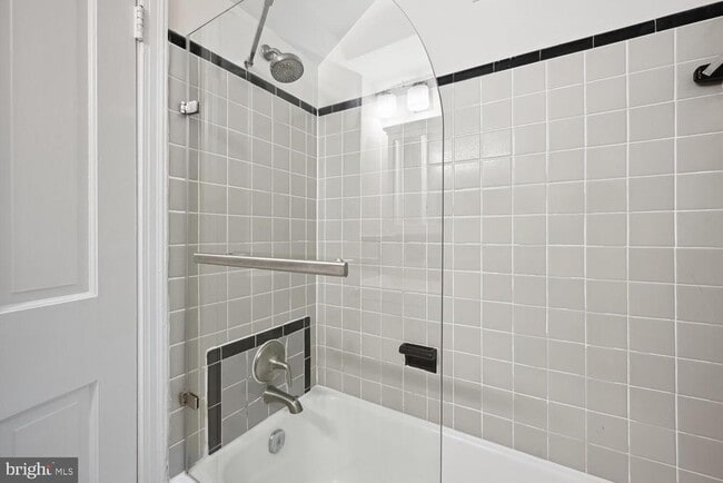 Building Photo - 2727 Ordway St NW