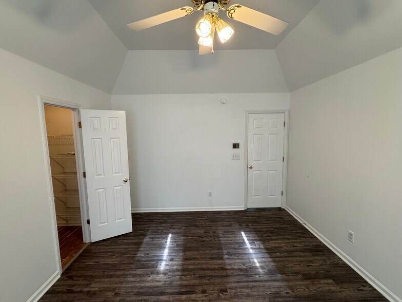 Building Photo - 3206 Rheinwood Ct