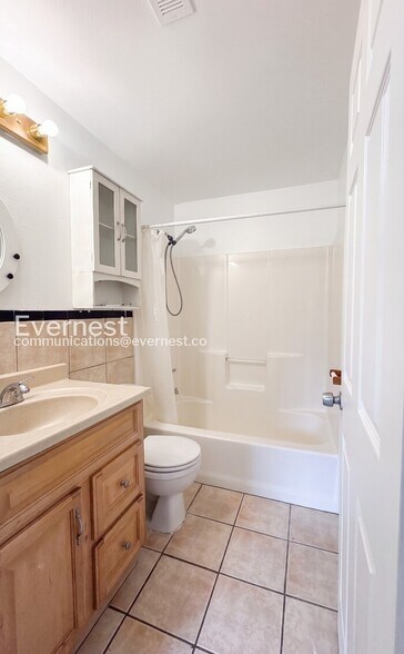 Building Photo - 2534 SE 92nd Ave