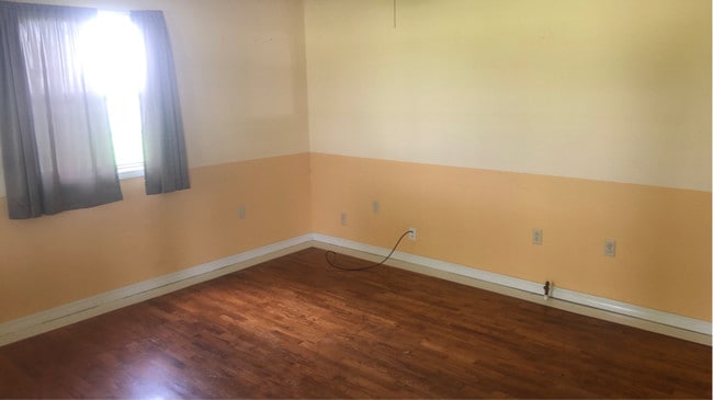 Building Photo - 12875 Galyean Rd