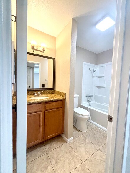 Bath tub - 1339 Massachusetts Ave
