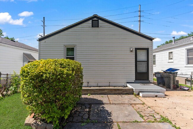 Building Photo - 6535 Dale Ave