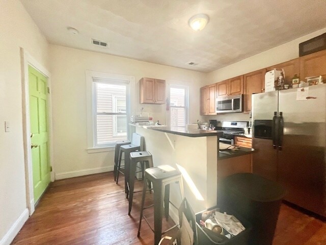 Building Photo - 8 Carmel St