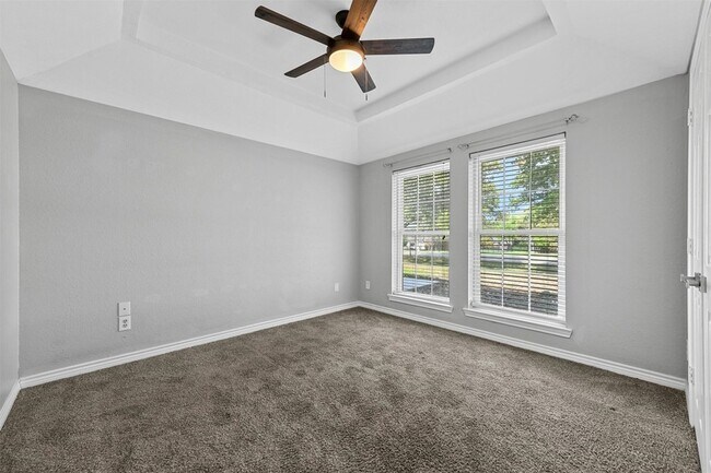 Building Photo - 303 Riva Ridge