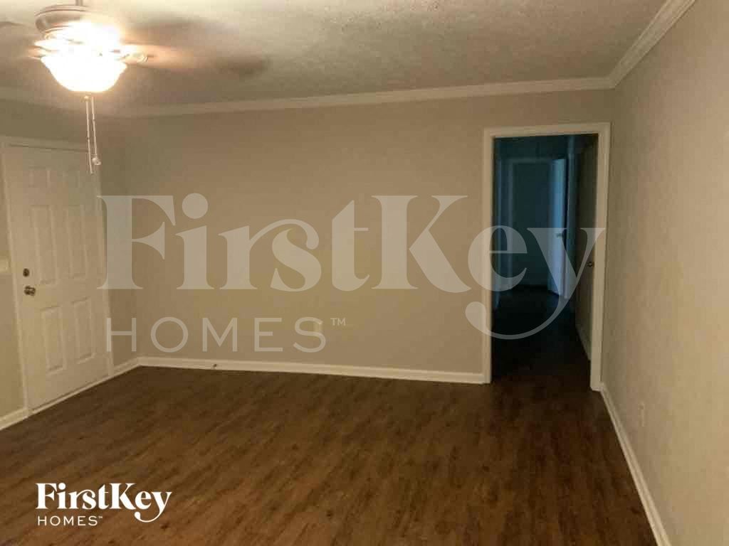 Building Photo - 388 Scenic Ln