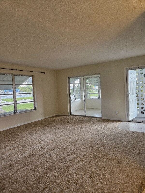 Building Photo - 277 W High Point Ct