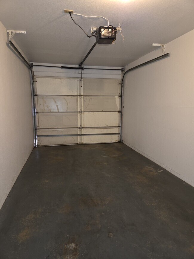 Building Photo - 2 Bed 2 Bath Townhome with 1 car garage in Mesa