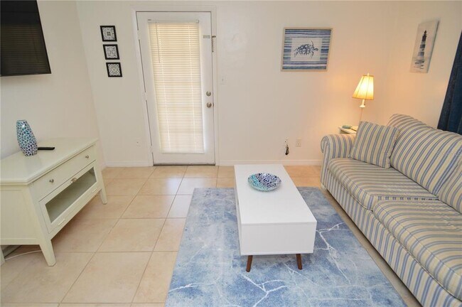Building Photo - 8625 Mallard Reserve Dr