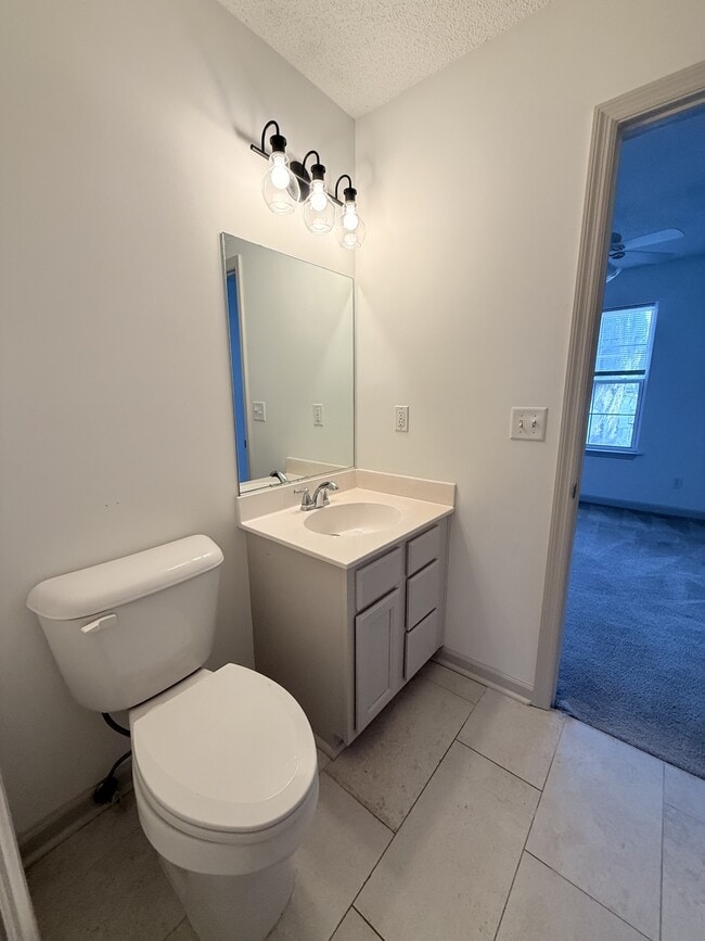 Building Photo - 817 15th St